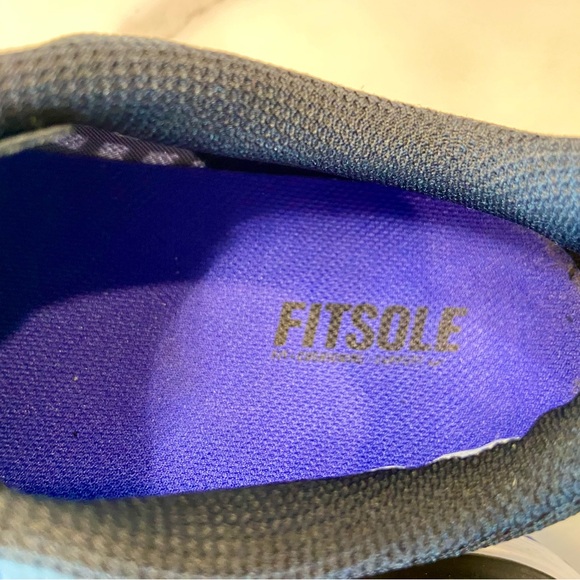 💜 Nike Vibrant Blue and Black Athletic Shoes Sneakers size 8 - Picture 13 of 13